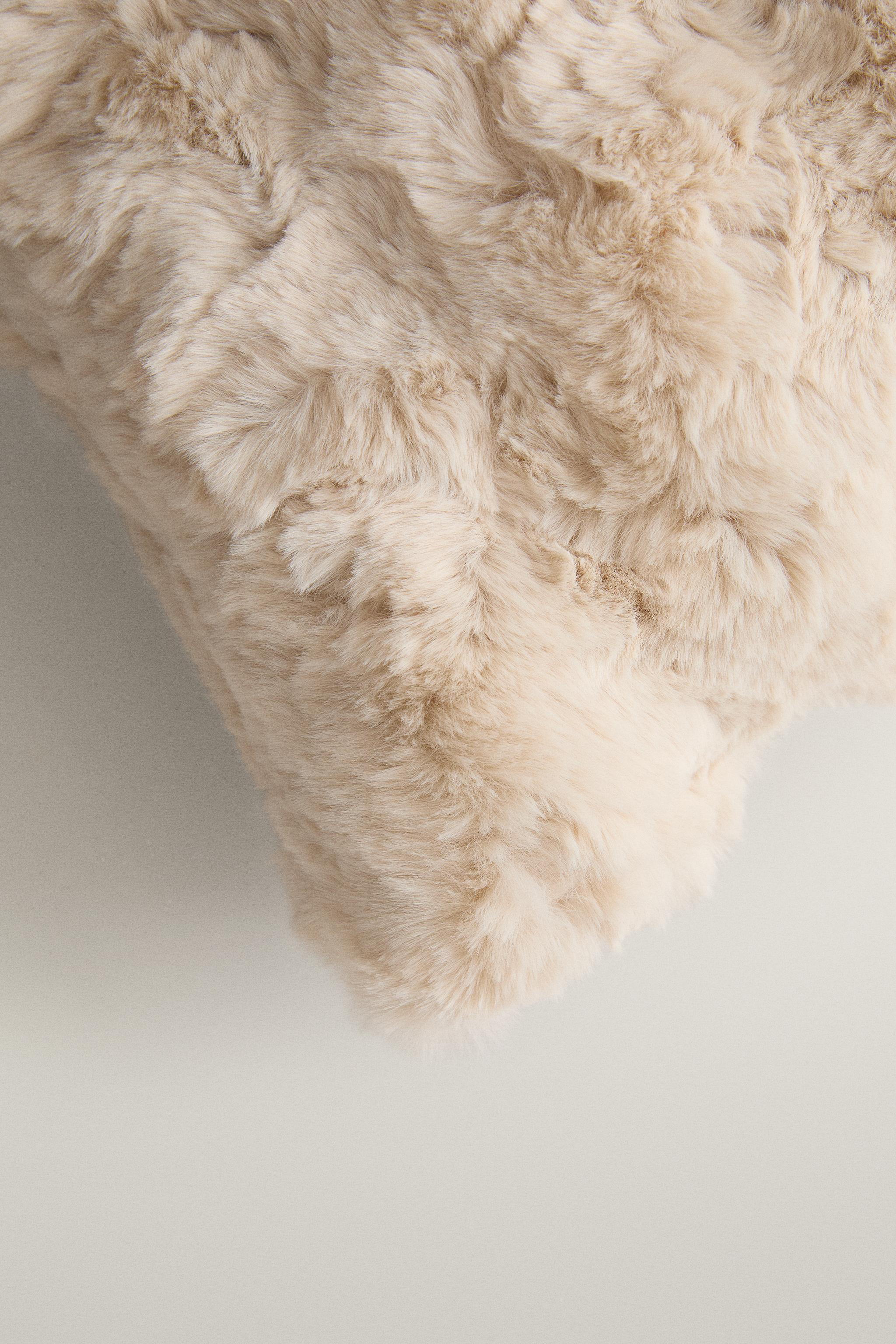 HOUSSE DE COUSSIN FOURRURE